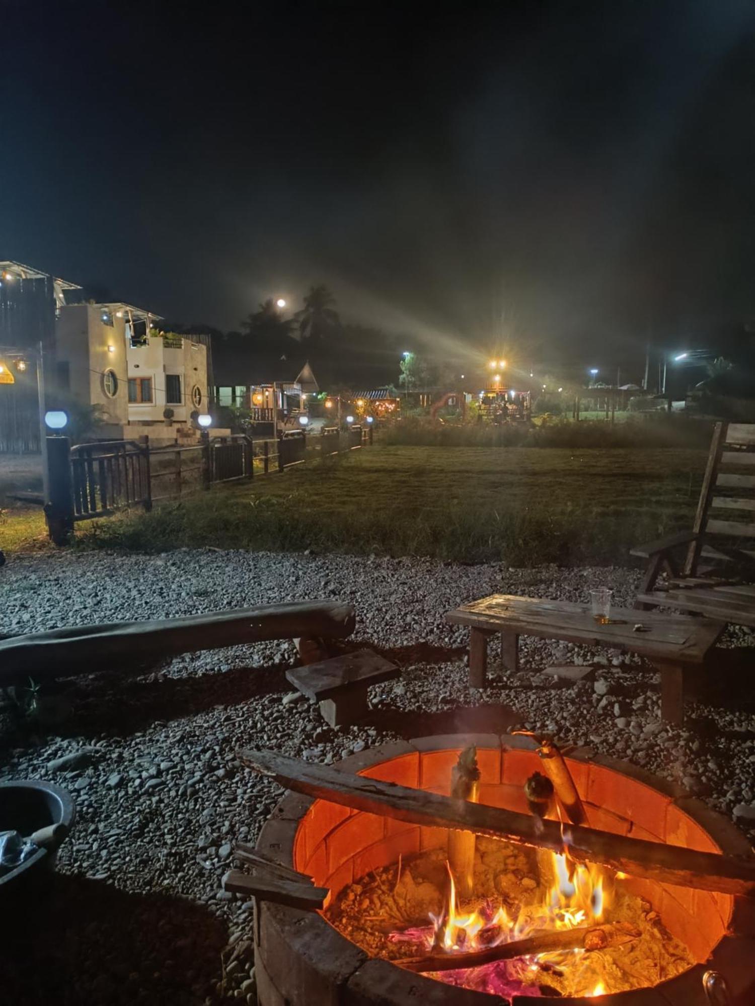 ม่วนใจ๋ปันสุข โฮมสเตย์แอนคาเฟ่ Muanjai Punsuk Homestay And Cafe Chom Thong Bagian luar foto