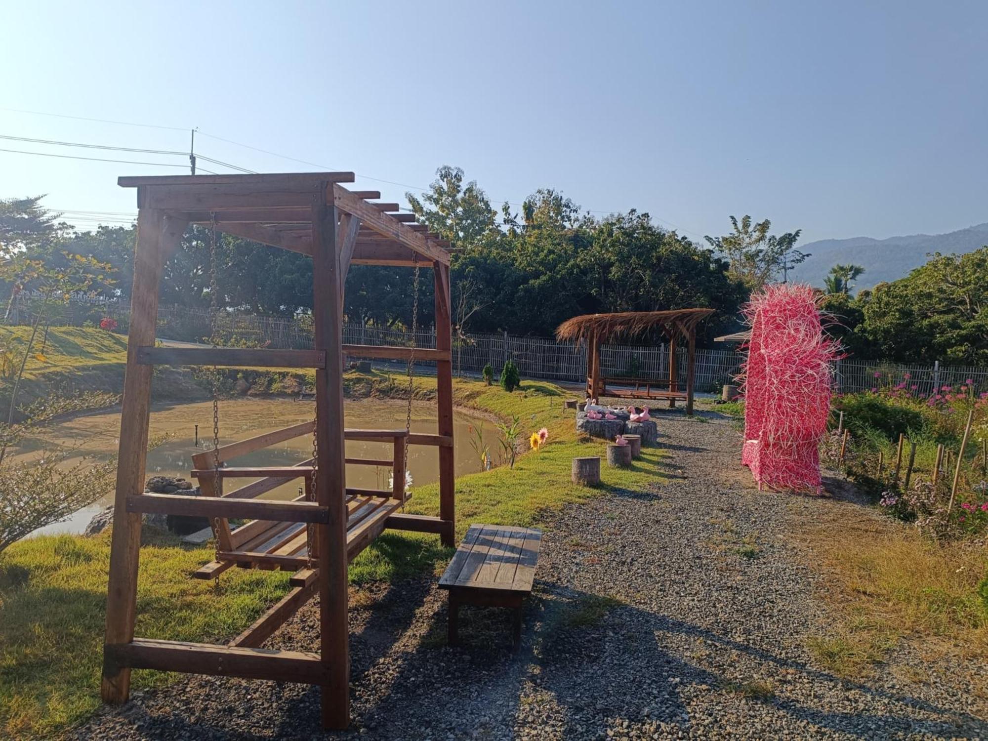 ม่วนใจ๋ปันสุข โฮมสเตย์แอนคาเฟ่ Muanjai Punsuk Homestay And Cafe Chom Thong Bagian luar foto