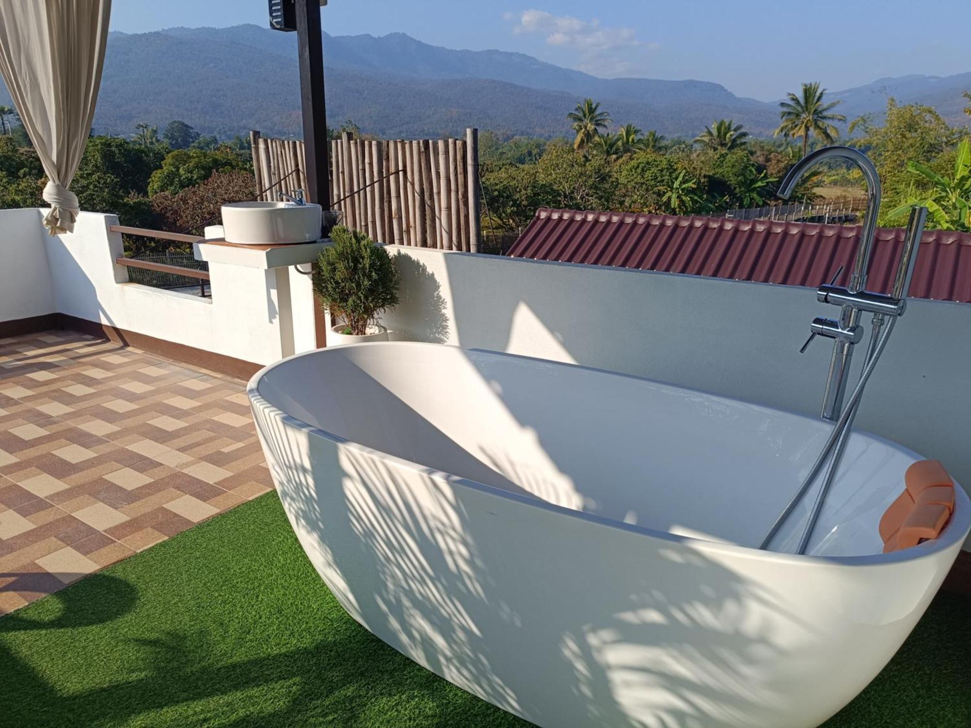 ม่วนใจ๋ปันสุข โฮมสเตย์แอนคาเฟ่ Muanjai Punsuk Homestay And Cafe Chom Thong Bagian luar foto