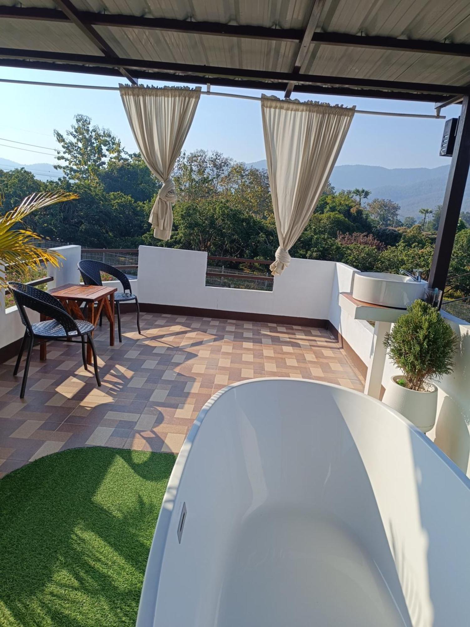 ม่วนใจ๋ปันสุข โฮมสเตย์แอนคาเฟ่ Muanjai Punsuk Homestay And Cafe Chom Thong Bagian luar foto