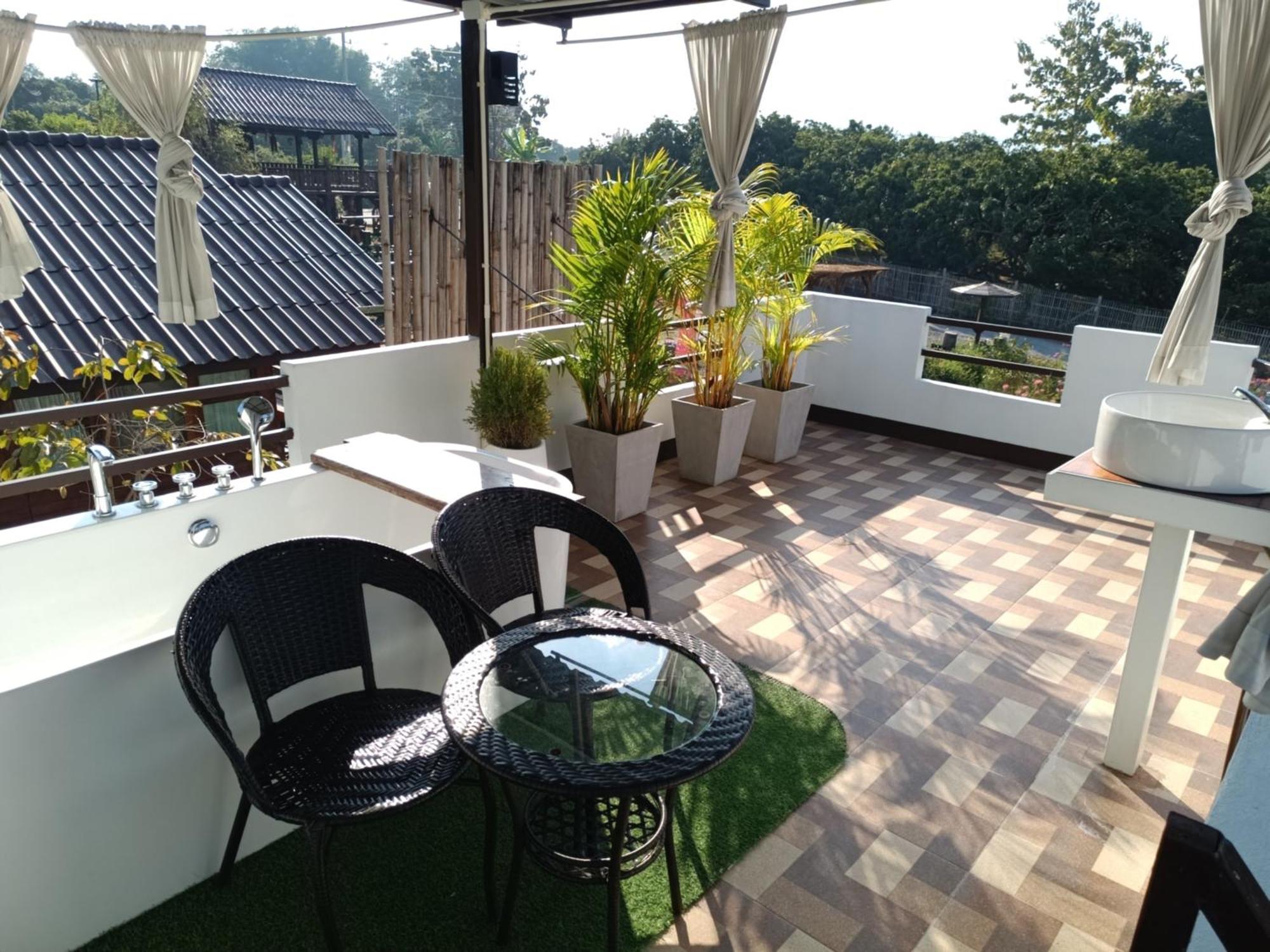 ม่วนใจ๋ปันสุข โฮมสเตย์แอนคาเฟ่ Muanjai Punsuk Homestay And Cafe Chom Thong Bagian luar foto